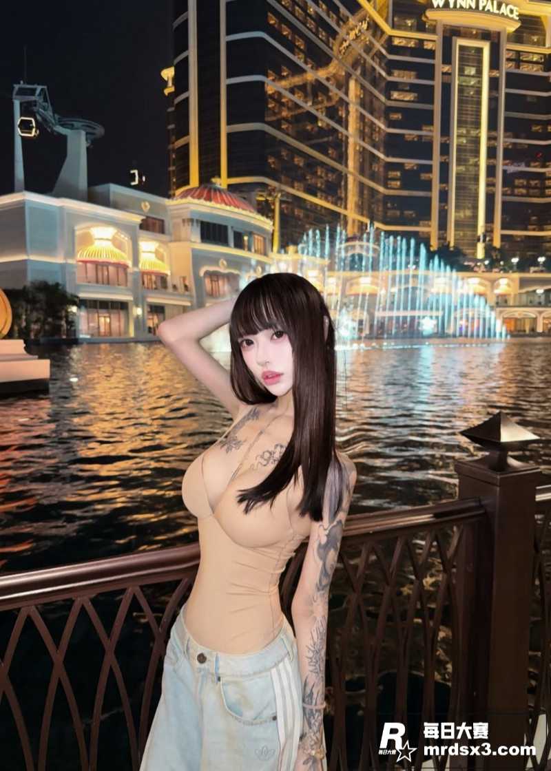 IG8万粉纹身网美 相关图片2