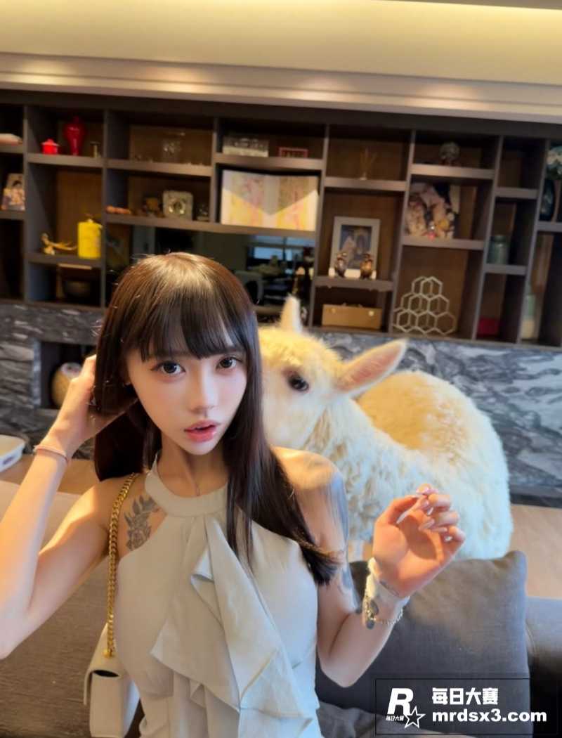 IG8万粉纹身网美 相关图片9
