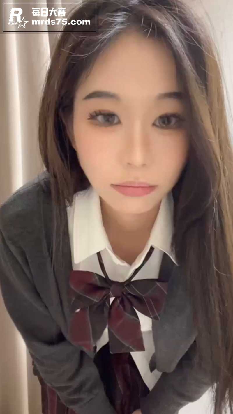 高颜值极品JK反差美相关图片1