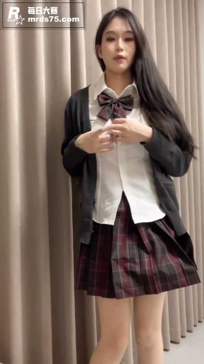 高颜值极品JK反差美相关图片3