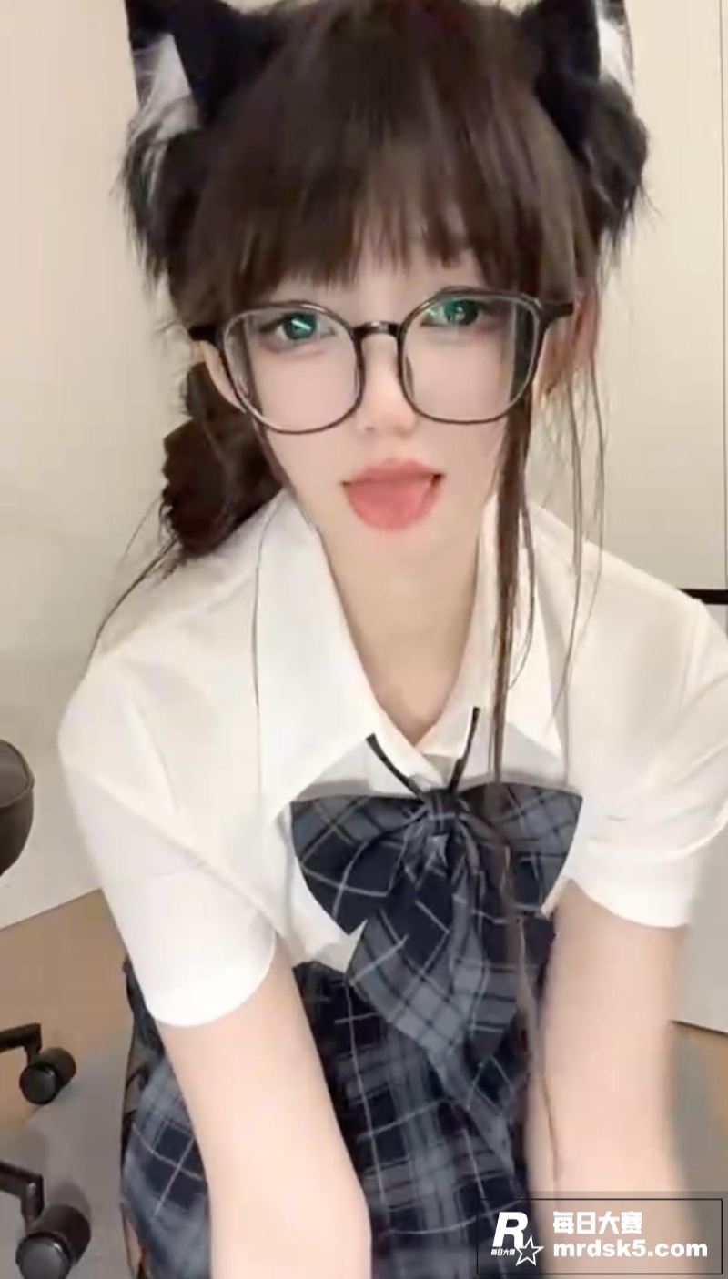 抖音高颜值甜妹网红 相关图片4