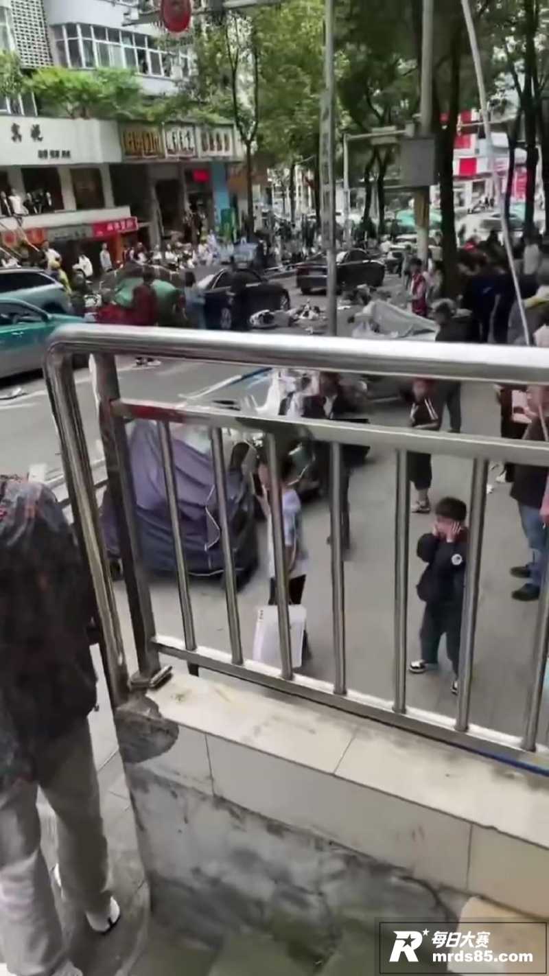 重庆黔江谭家湾惨烈车相关图片5