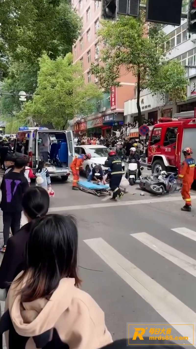 重庆黔江谭家湾惨烈车相关图片11