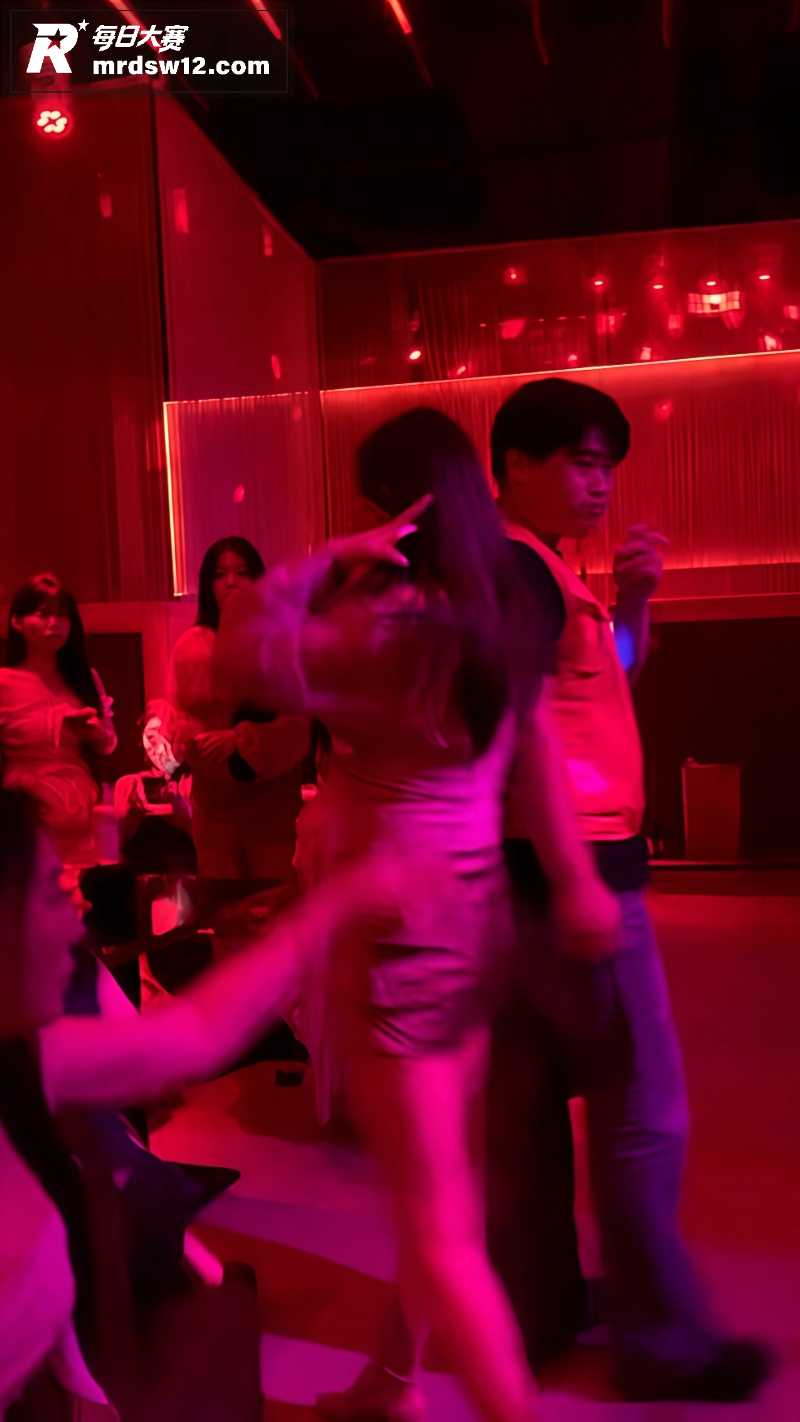 热门吃瓜 高端商务K相关图片2