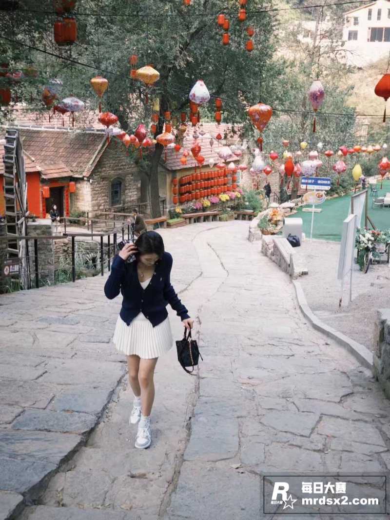 北京高颜值嫩妹 胡洁相关图片4