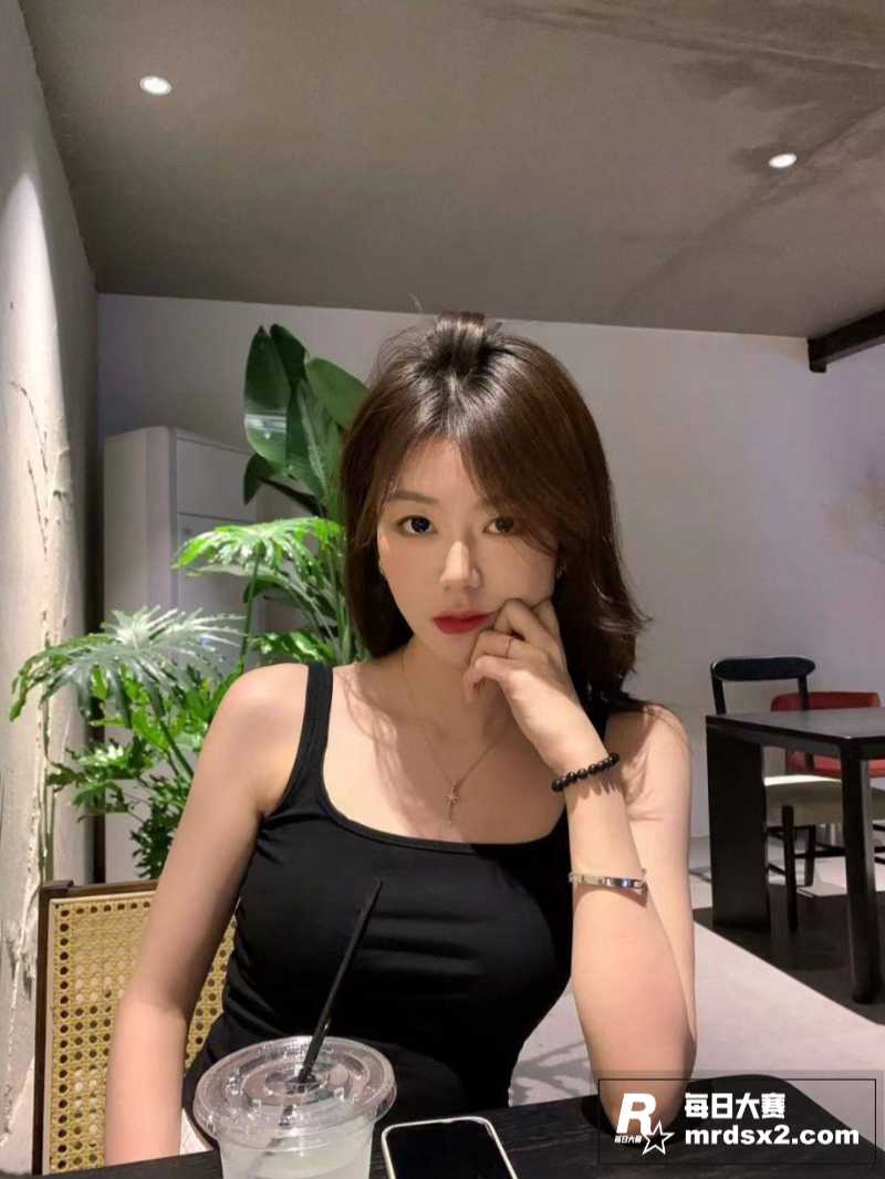 北京高颜值嫩妹 胡洁相关图片5