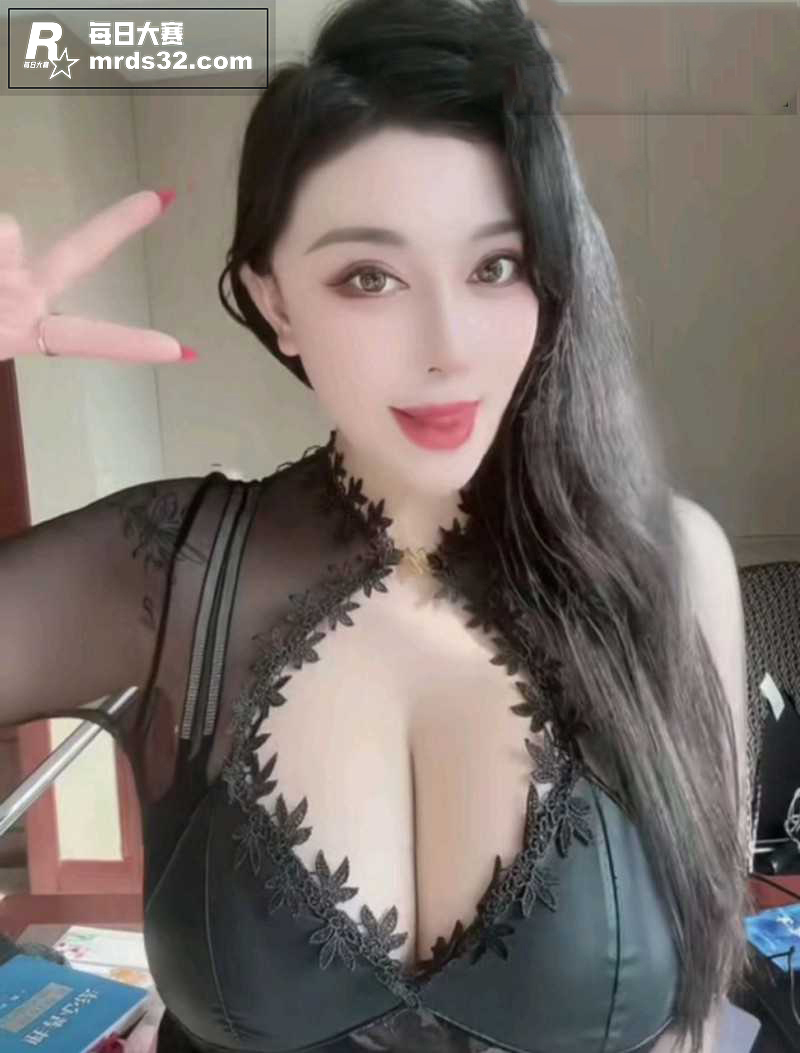 微博巨乳肥臀尤物女神相关图片1