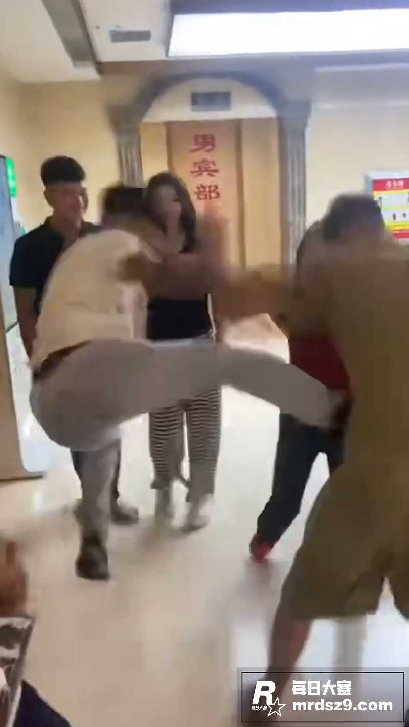 大哥的女人你别乱瞅 相关图片3
