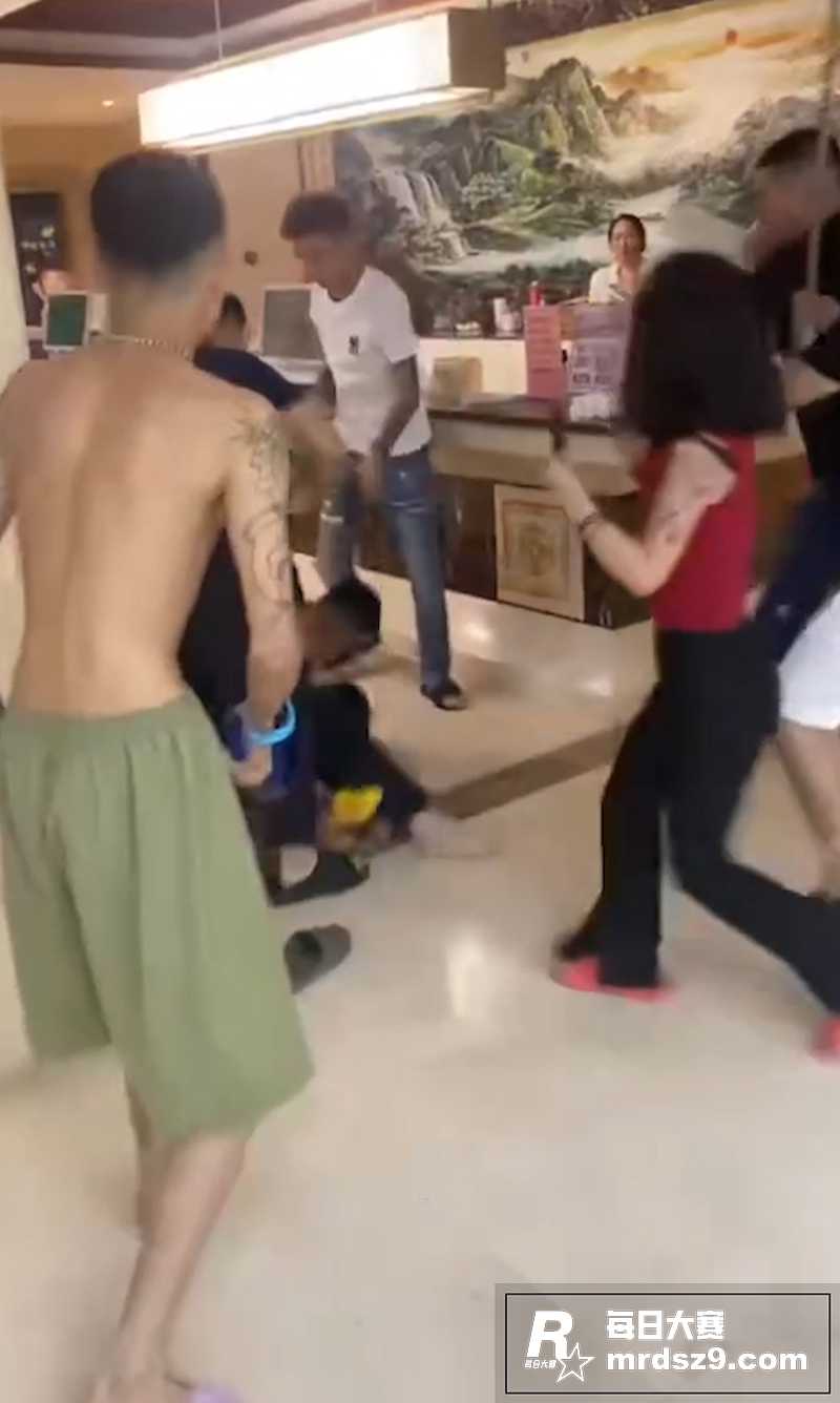 大哥的女人你别乱瞅 相关图片7