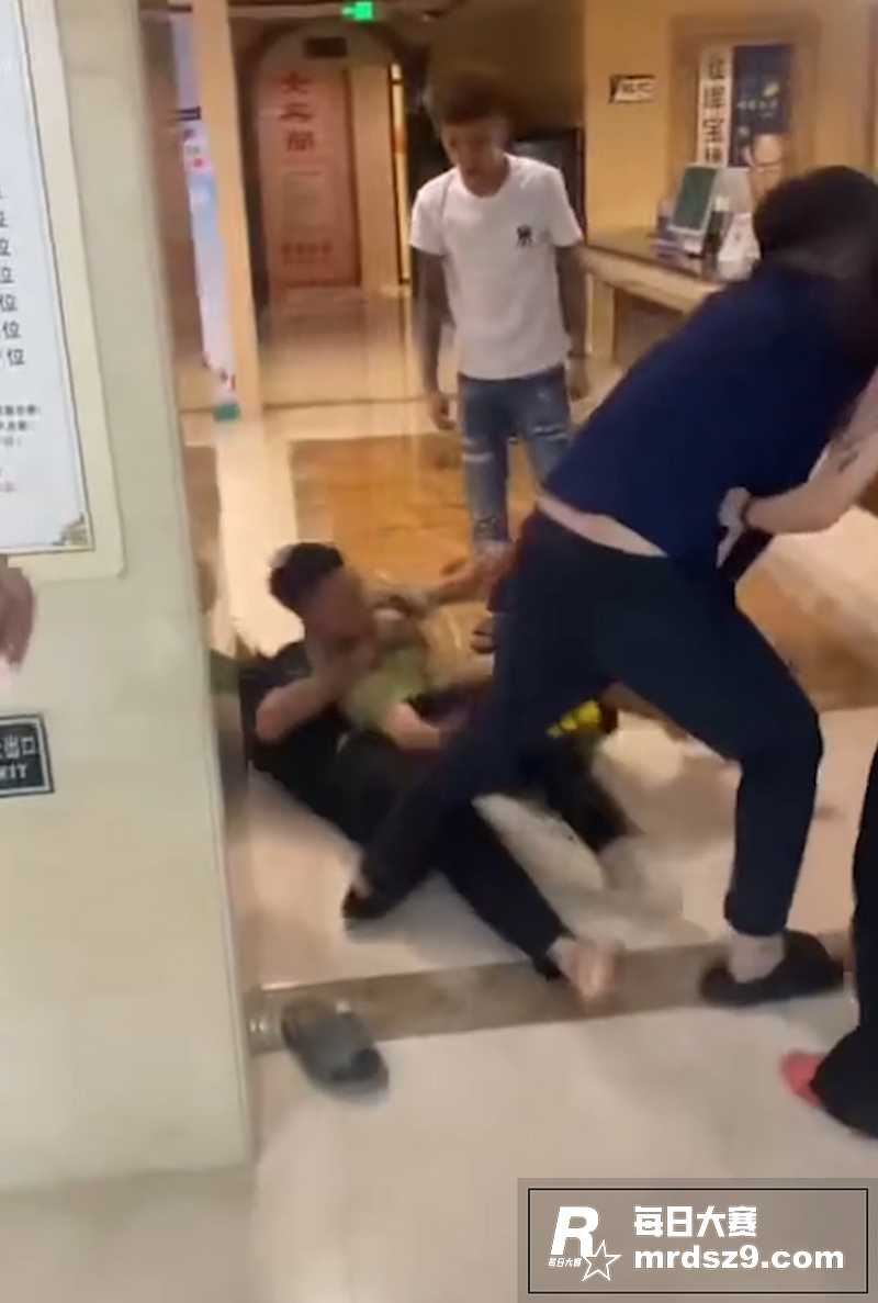 大哥的女人你别乱瞅 相关图片8