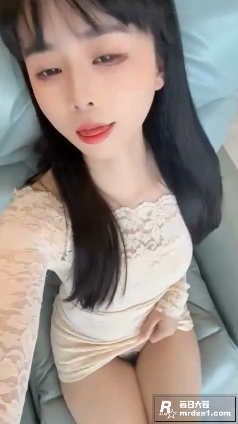 抖音童颜巨乳网红 欣相关图片5