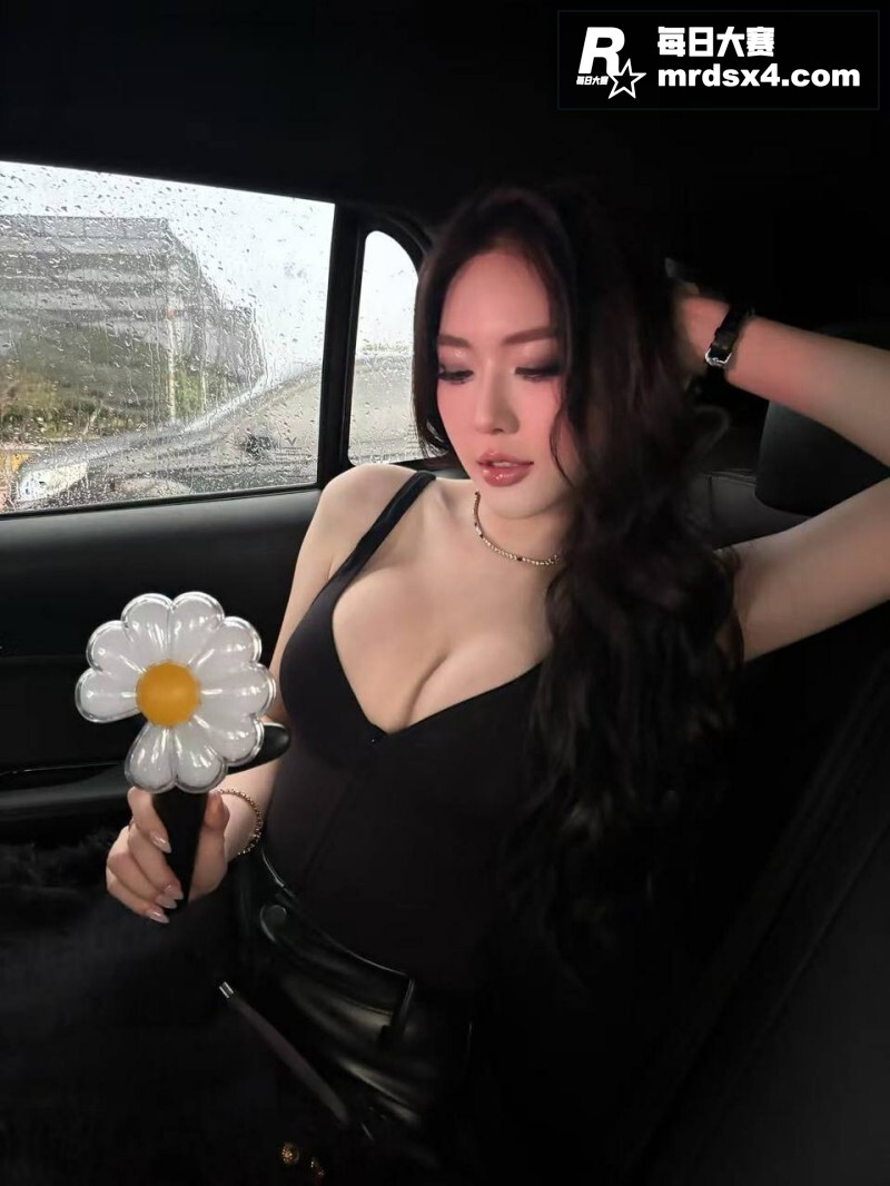 抖音高颜值欲女 杨欣相关图片7