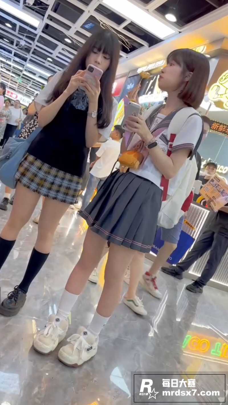 街拍抄底大神KFC尾相关图片2