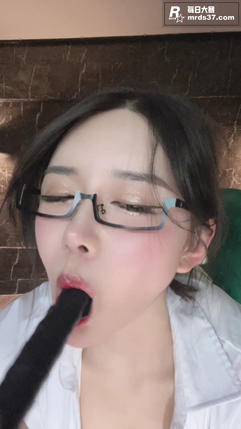 超高颜值网易女神 小相关图片6