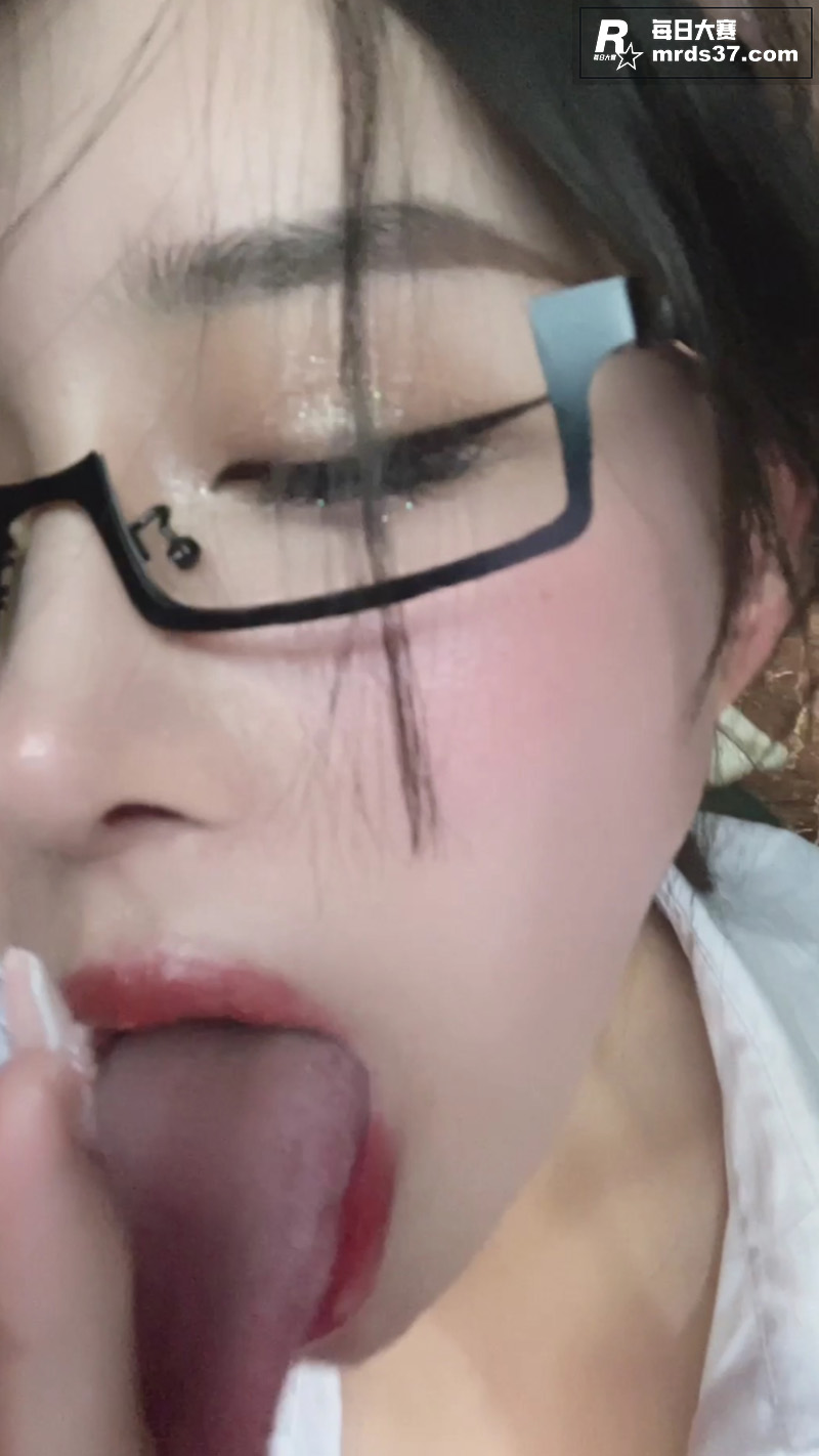 超高颜值网易女神 小相关图片7