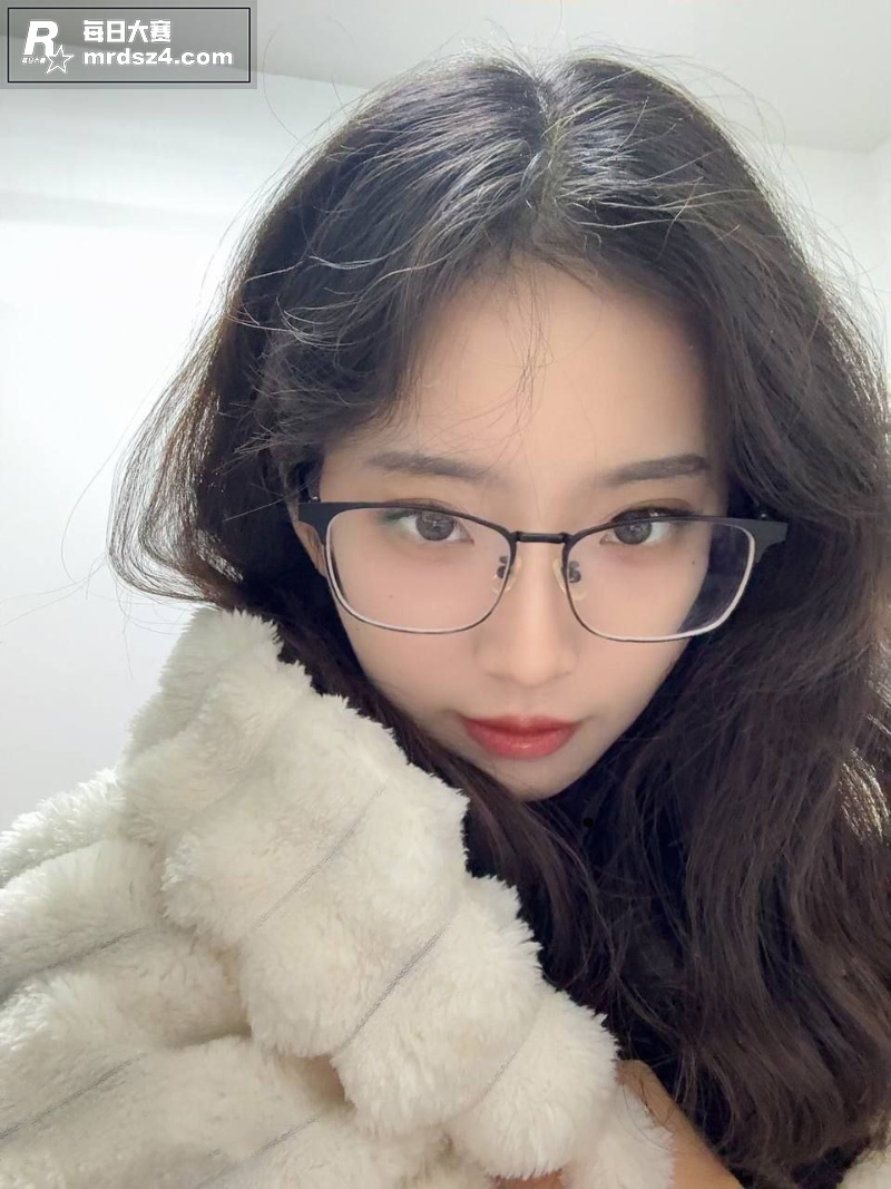 白月光甜美清纯少女 相关图片1
