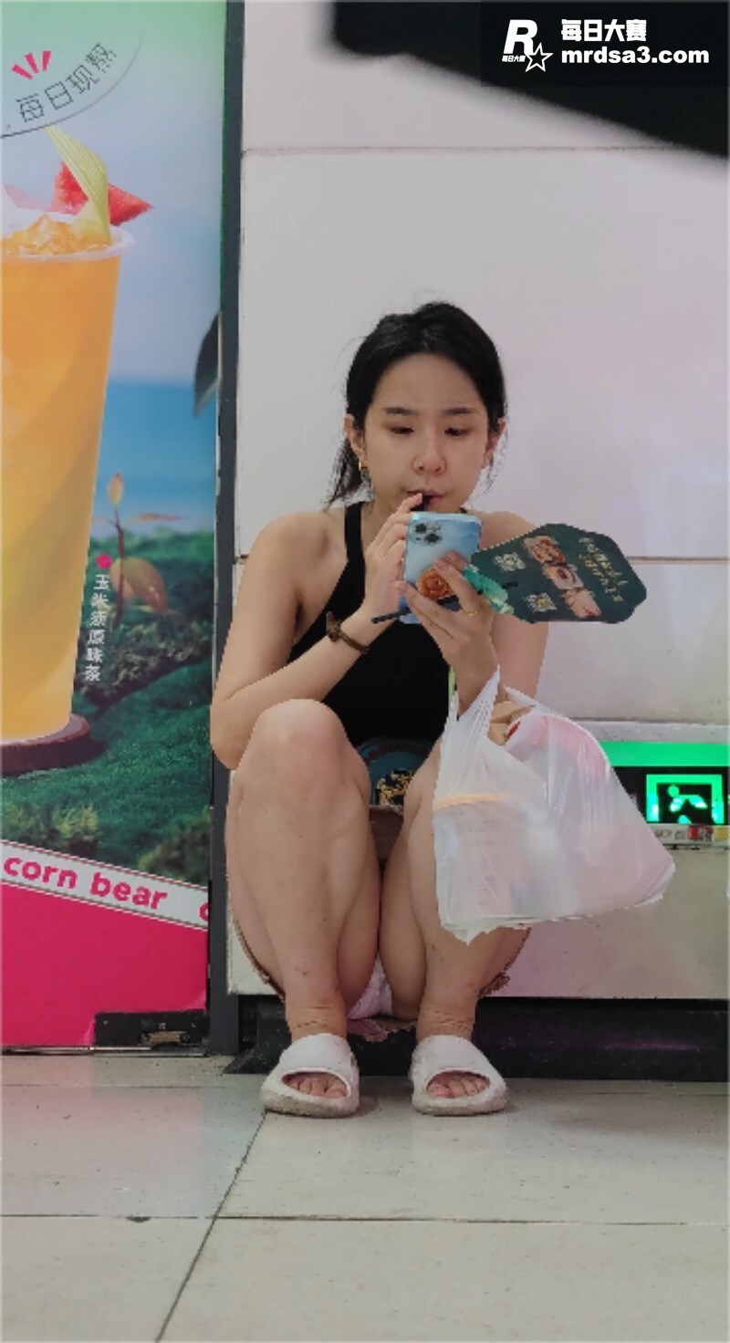 偷拍大神商场内 抄底相关图片2