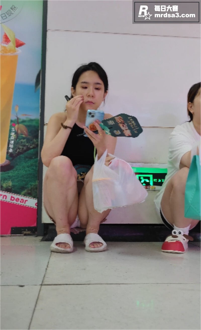 偷拍大神商场内 抄底相关图片5