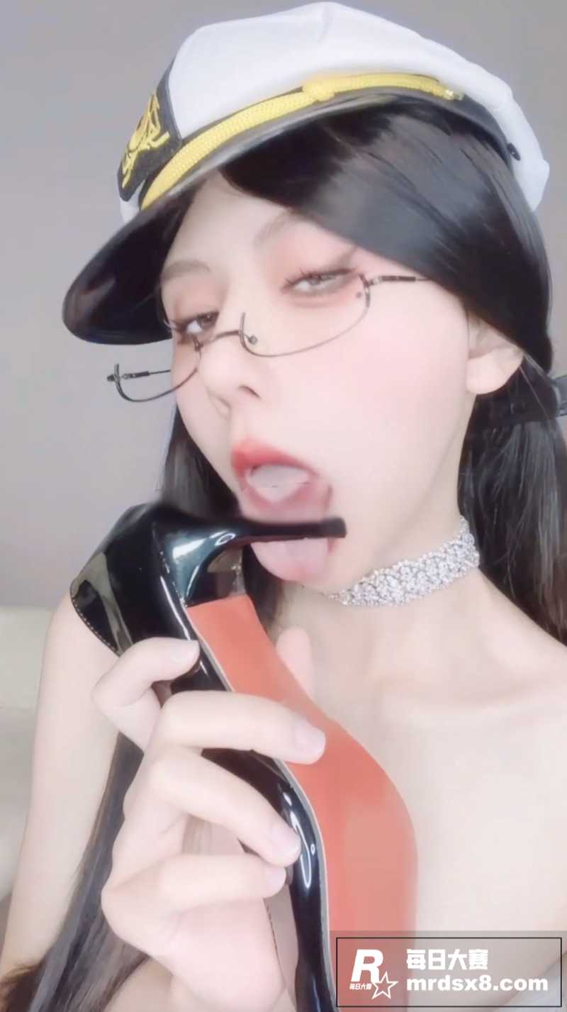 黑丝美腿御姐最新足控相关图片4