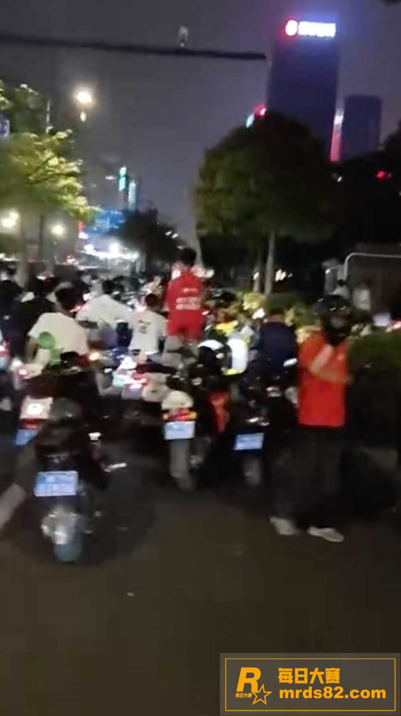 广西南宁 一女子舌战相关图片5