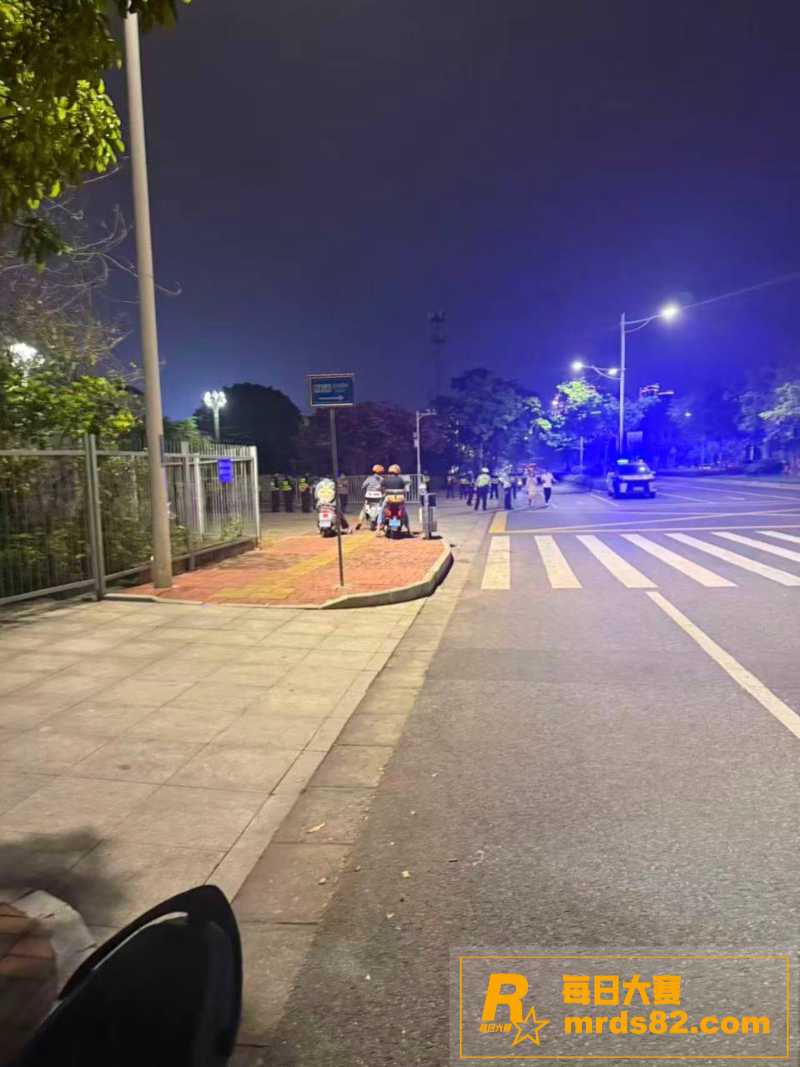 广西南宁 一女子舌战相关图片6