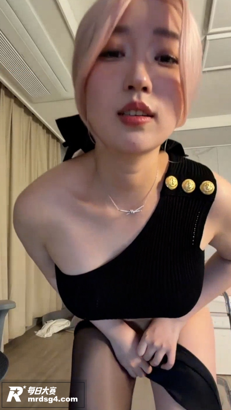 ST站高颜值巨乳女神相关图片3