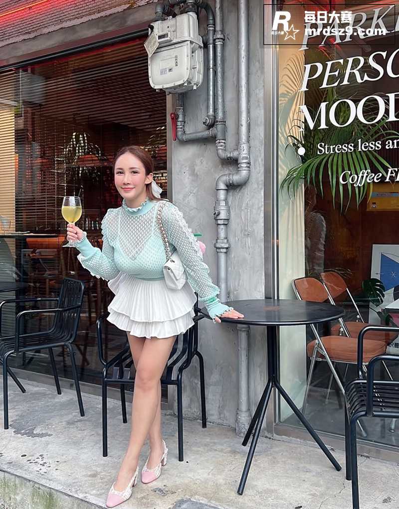 IG32万粉丝极品御相关图片3