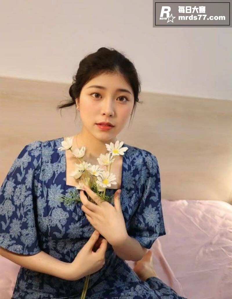 抖音反差眼镜娘 秦嘉相关图片2