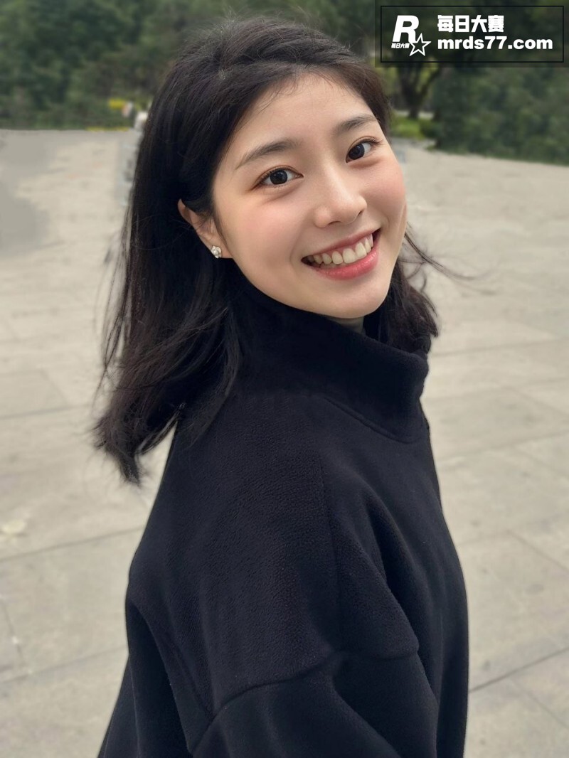 抖音反差眼镜娘 秦嘉相关图片6