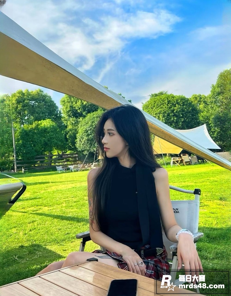 抖音女网红 李思悦 相关图片4