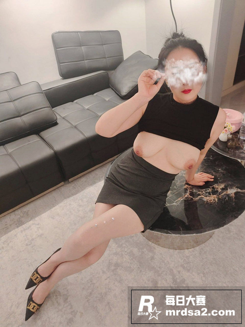 推特极品淫妻 迷雾夫相关图片7