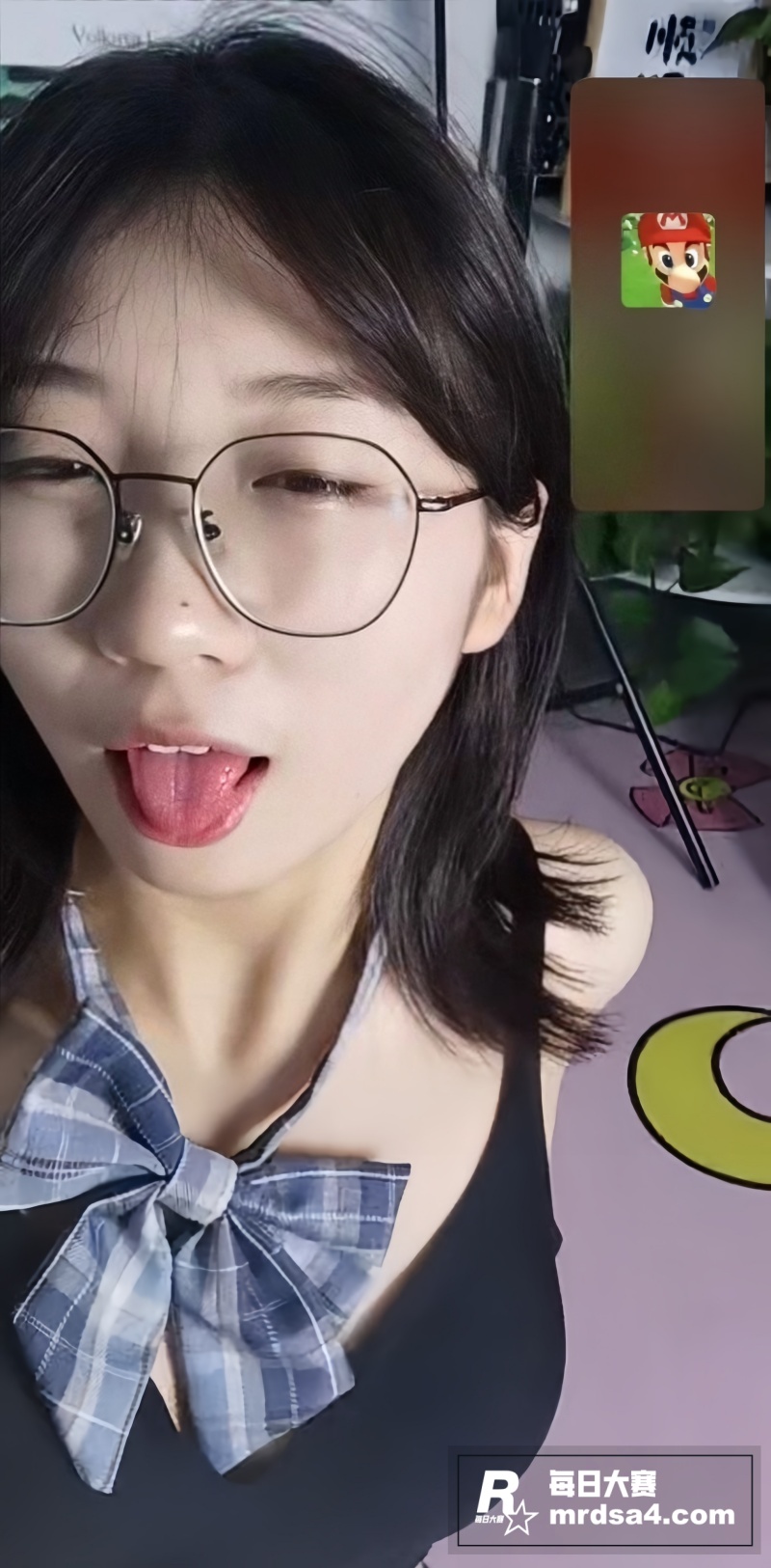 清纯JK制服女生和金相关图片1