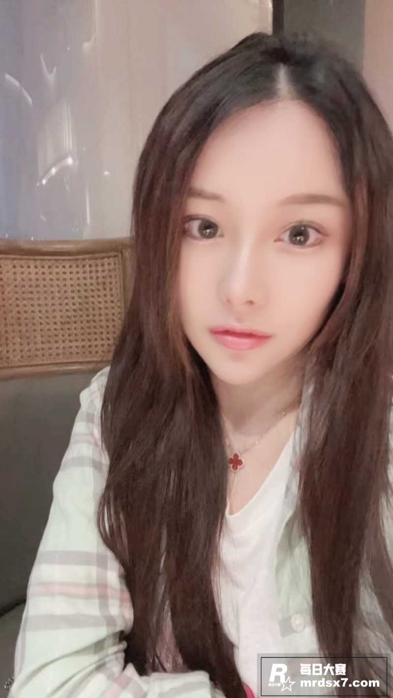 极品大胸反差婊少妇 相关图片2