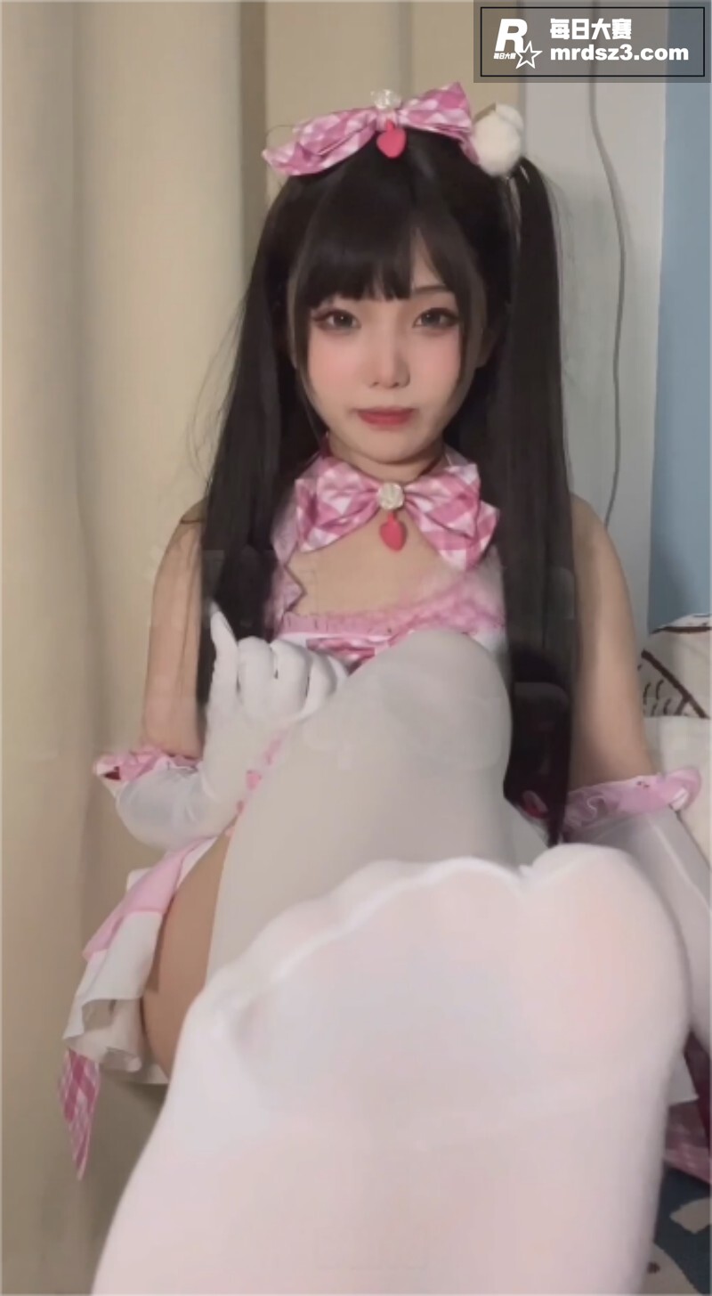 清清sama 身穿洛相关图片1