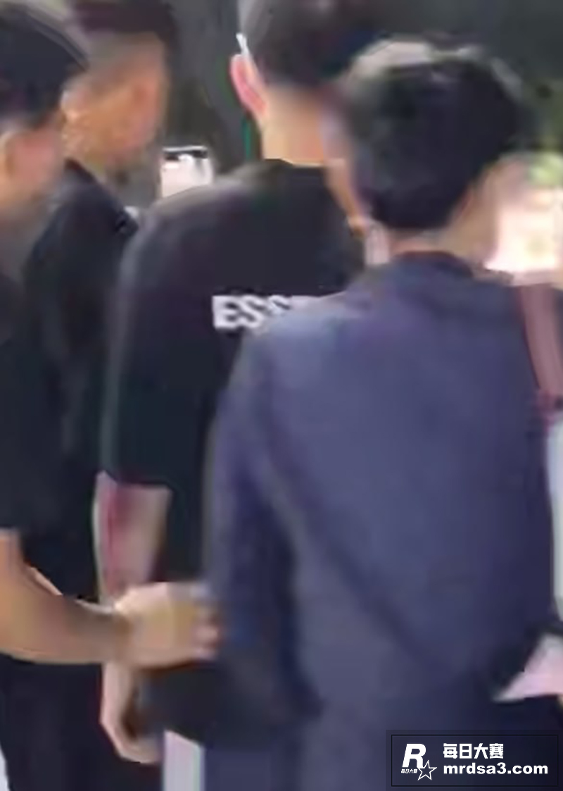 集美夜市喝醉酒脱光光相关图片4