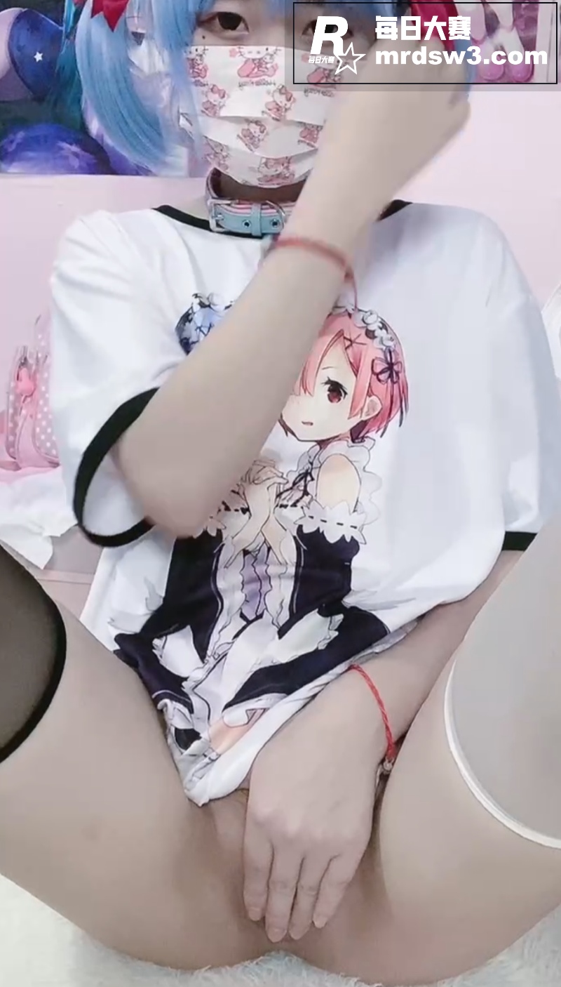 超萌黑白双丝美乳萝莉相关图片3