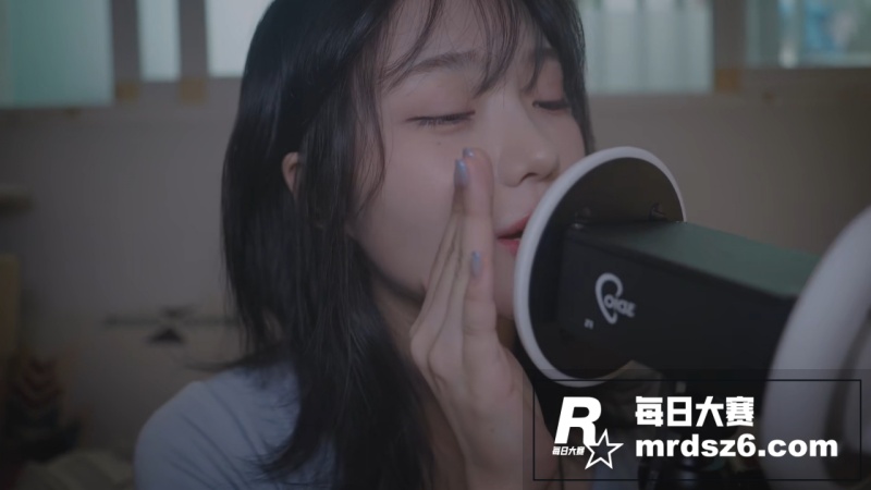 超高颜值女神AMSR相关图片2