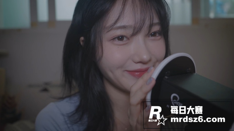 超高颜值女神AMSR相关图片4