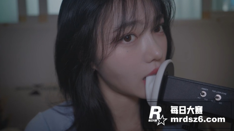 超高颜值女神AMSR相关图片5