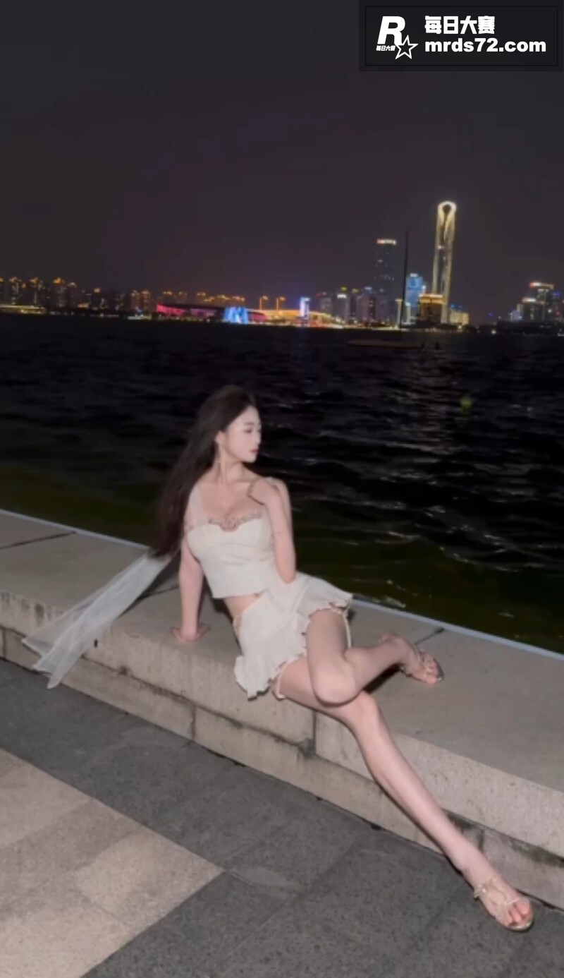 抖音网红女神 我吃小相关图片3