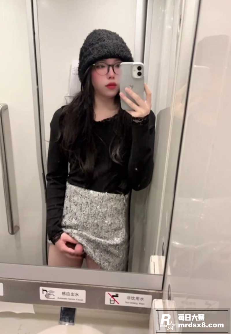 高颜值微胖伪娘高铁卫相关图片5