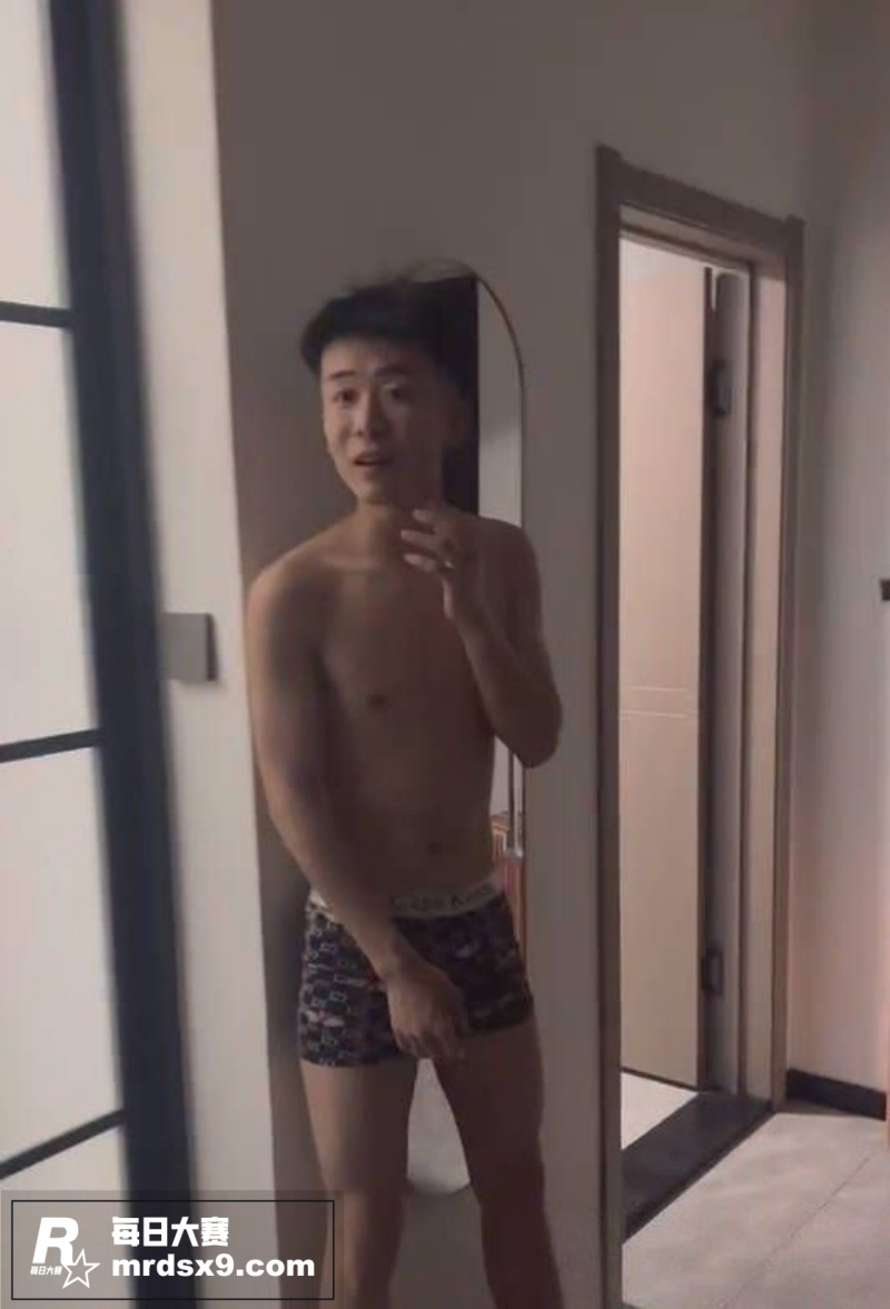 精神小伙抓奸视频曝光相关图片1