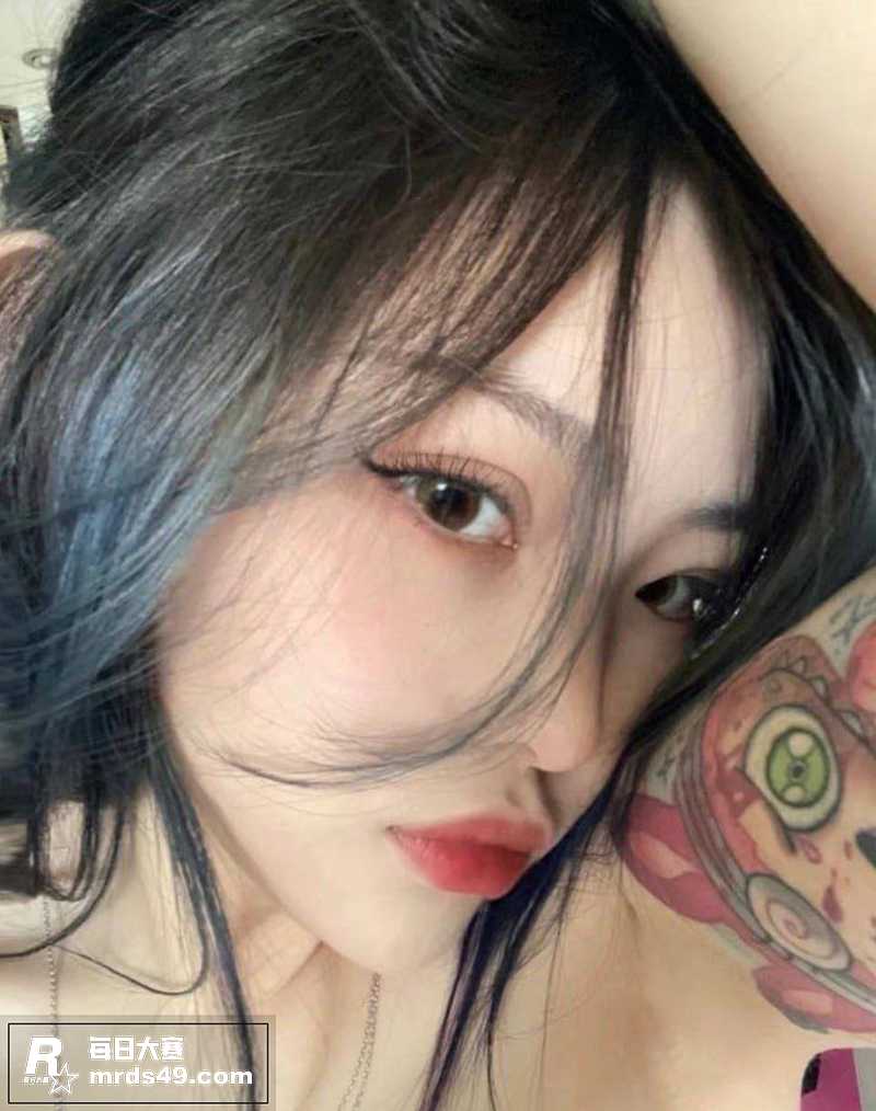 高颜值精神小妹 傍上相关图片2