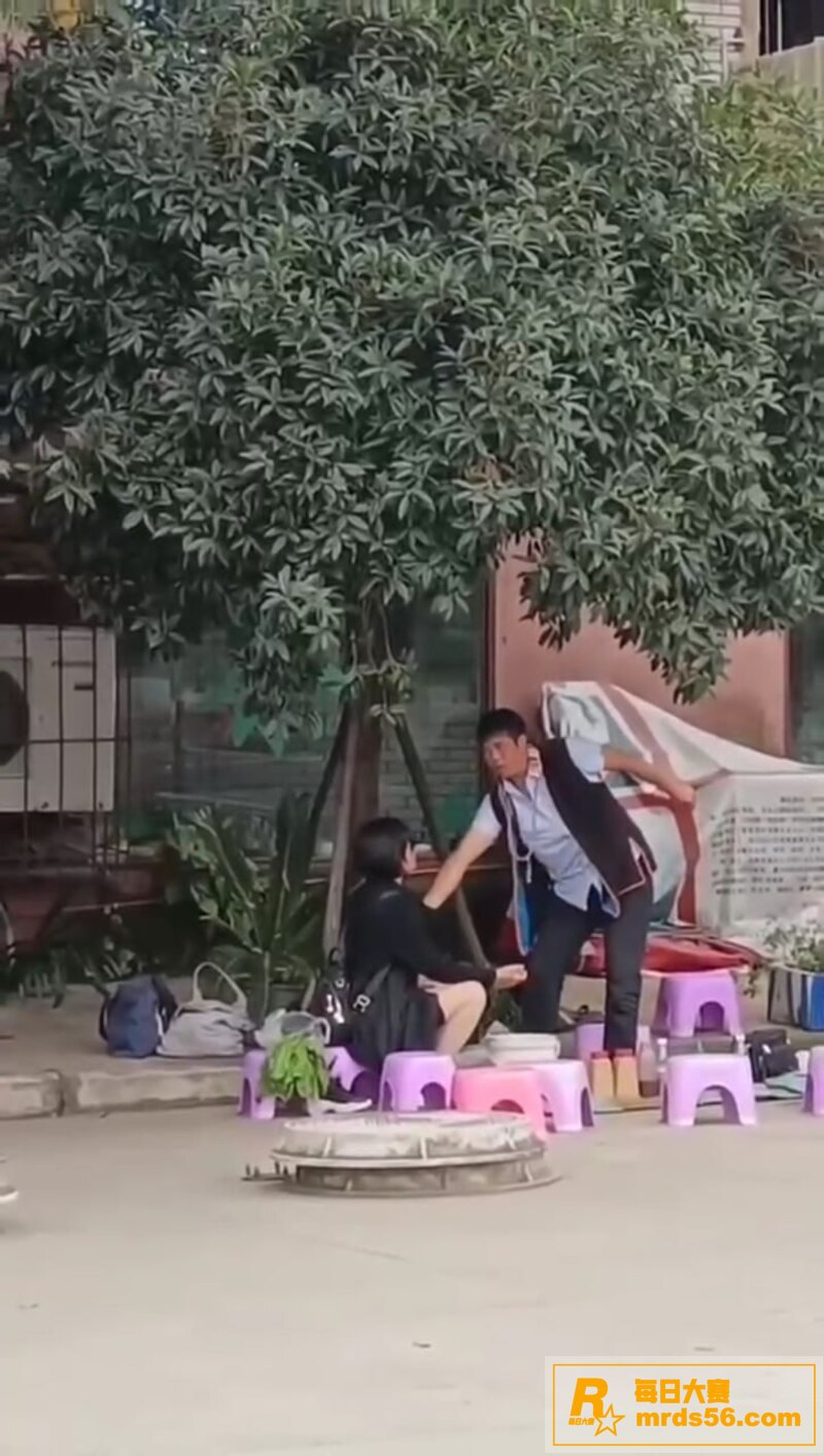 公园算命大师哄骗小仙相关图片7
