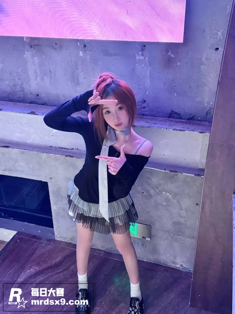 河南极品反差小妹 周相关图片10