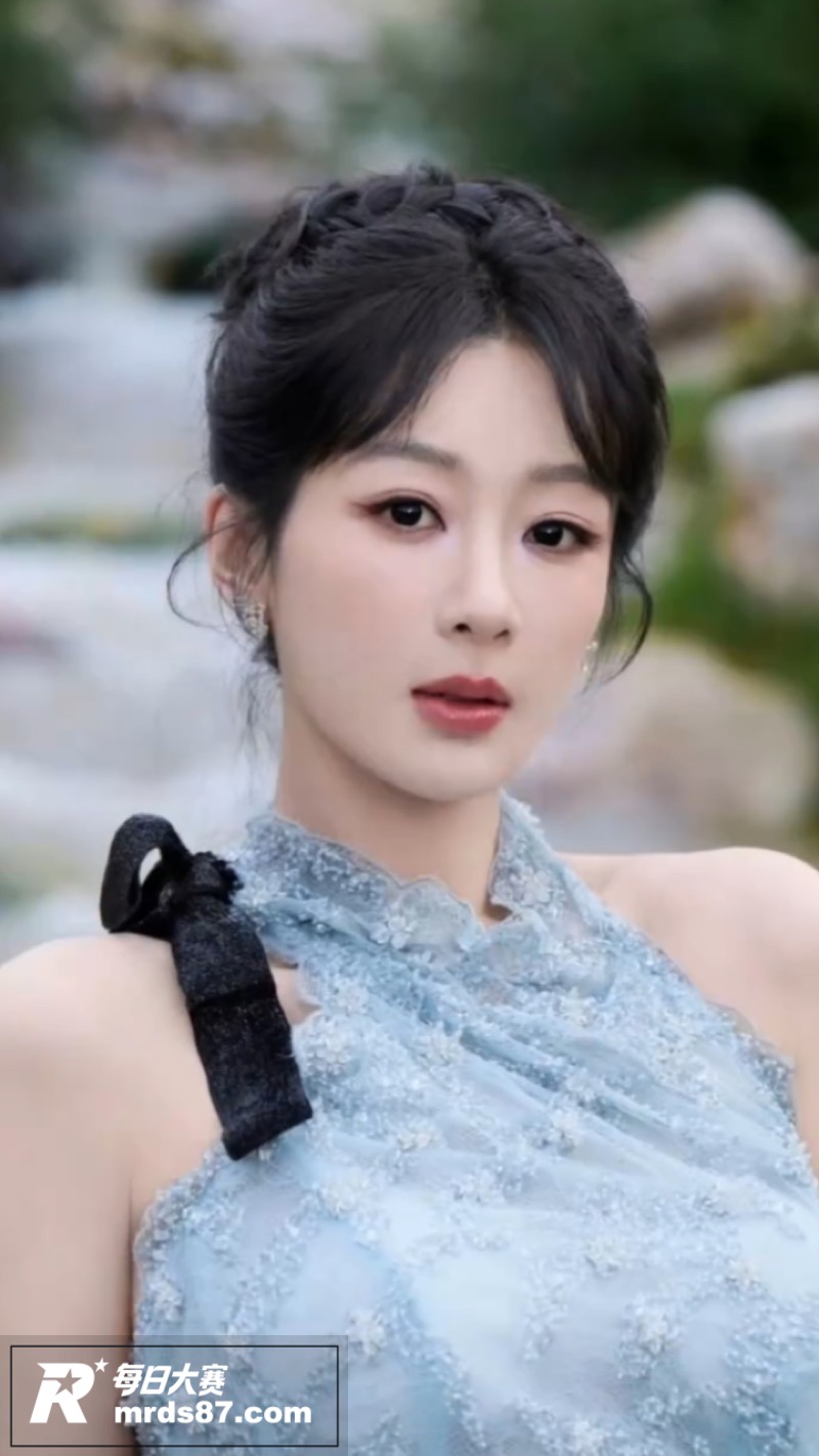 AI脱衣大陆顶级女明相关图片5