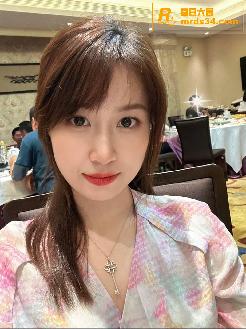 高大肌肉壮小伙约炮美相关图片2
