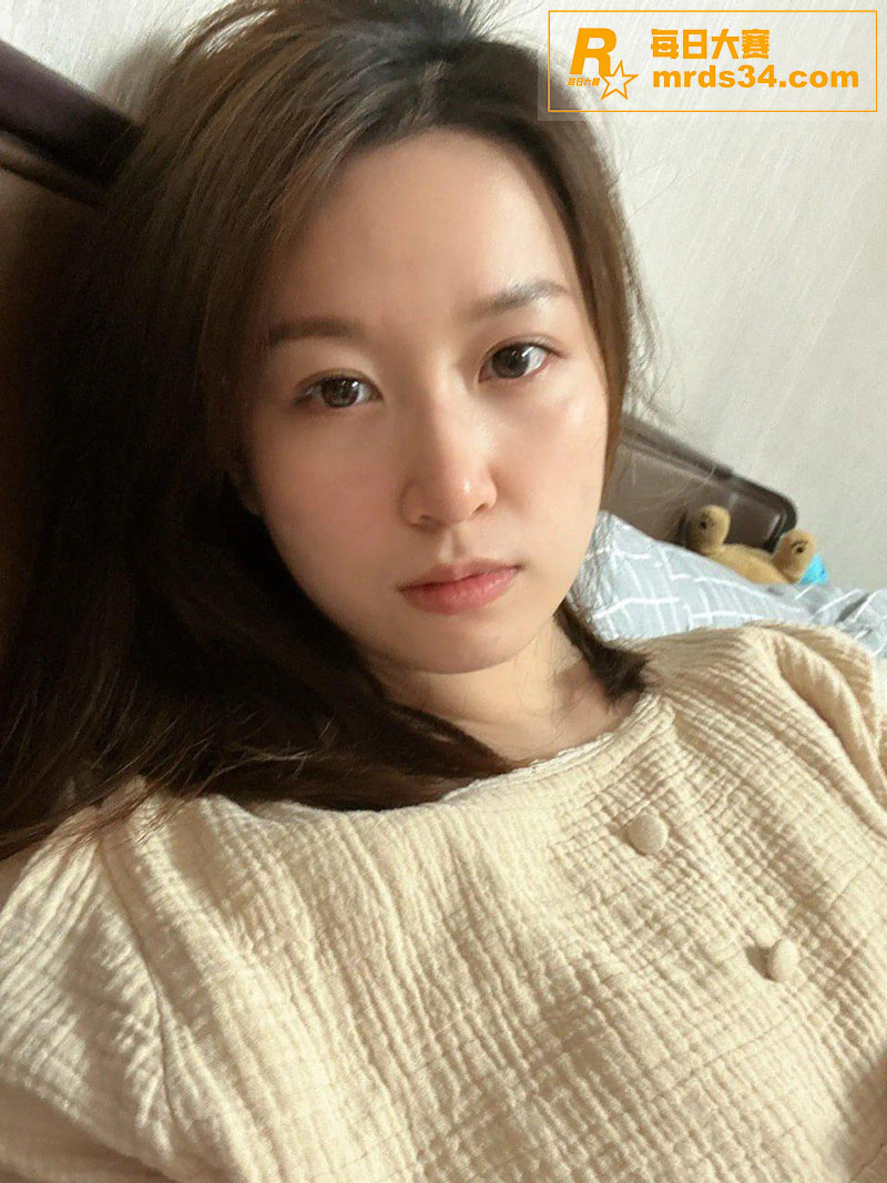 高大肌肉壮小伙约炮美相关图片4