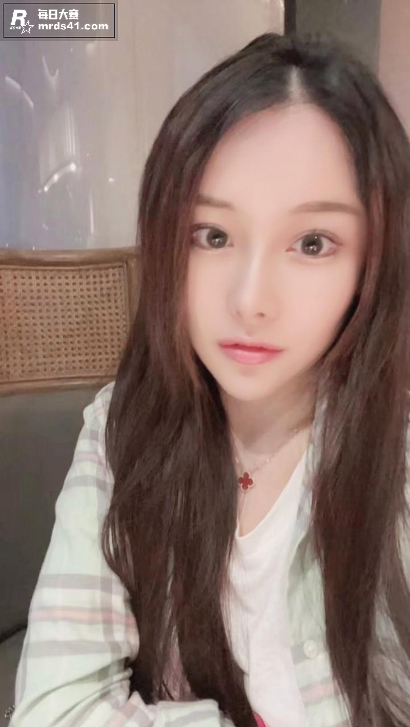 极品大学生反差女友 相关图片2