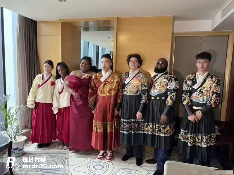 山东小伙娶黑人新娘引相关图片8